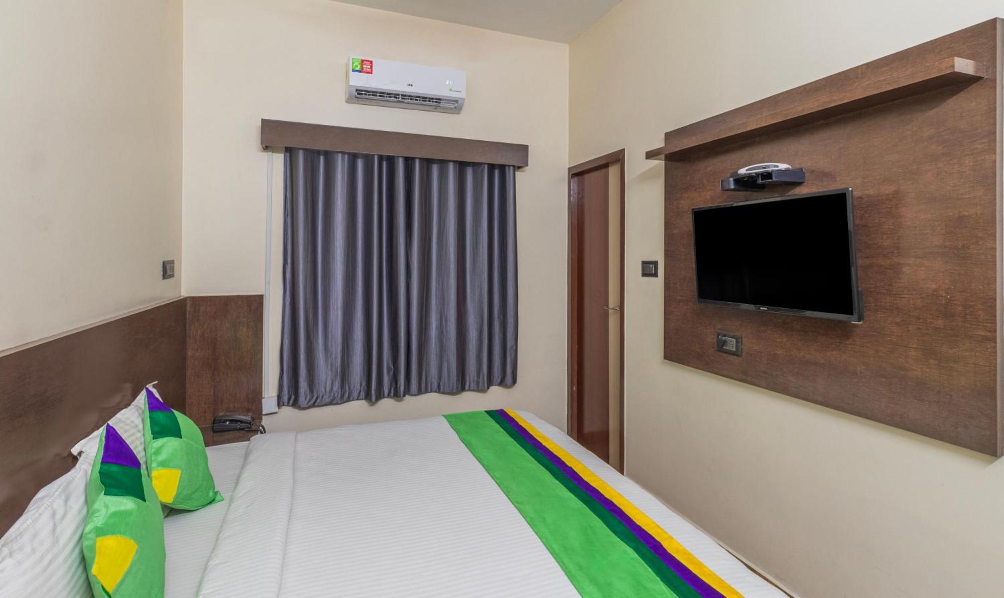 Treebo Pranav Park Hotel Vellore Exterior photo