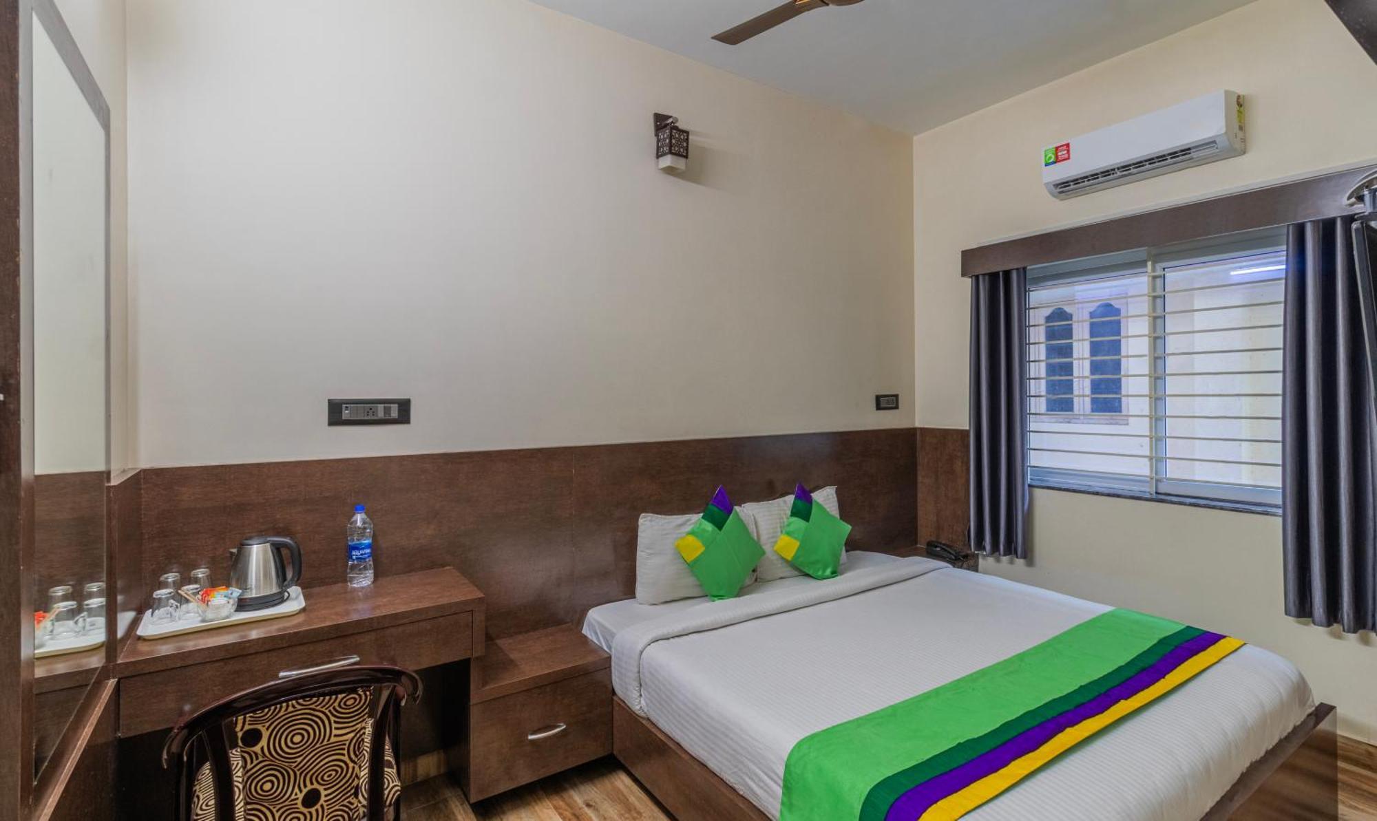 Treebo Pranav Park Hotel Vellore Exterior photo